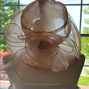 Elegant Cream Fascinator